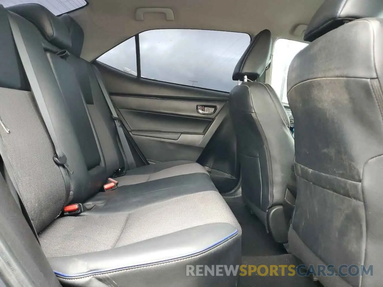 10 Photograph of a damaged car 5YFBURHE4KP922507 TOYOTA COROLLA 2019