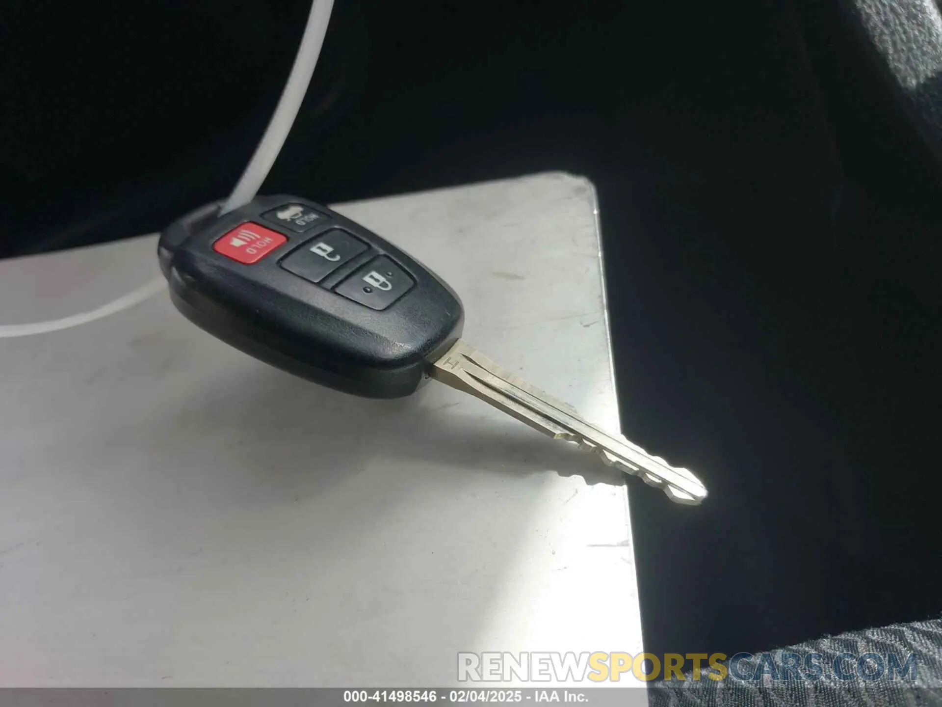 11 Photograph of a damaged car 5YFBURHE4KP926752 TOYOTA COROLLA 2019