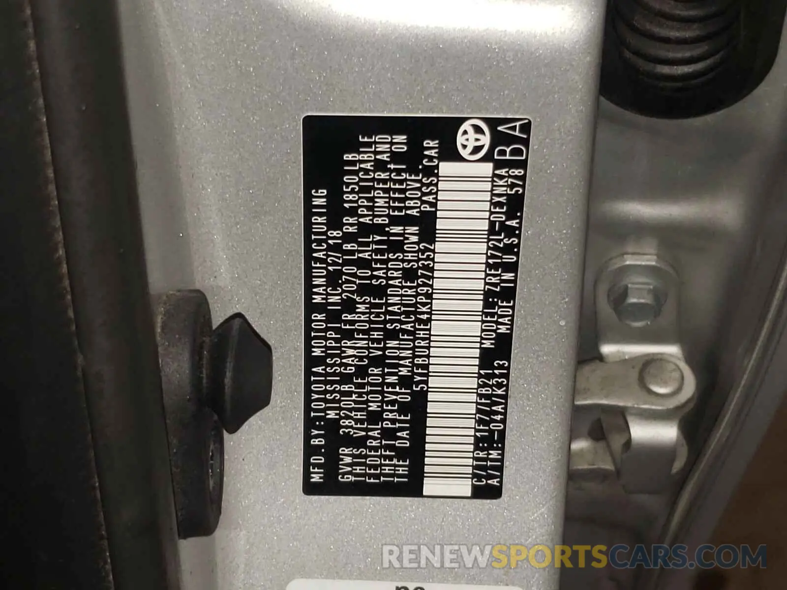 10 Photograph of a damaged car 5YFBURHE4KP927352 TOYOTA COROLLA 2019