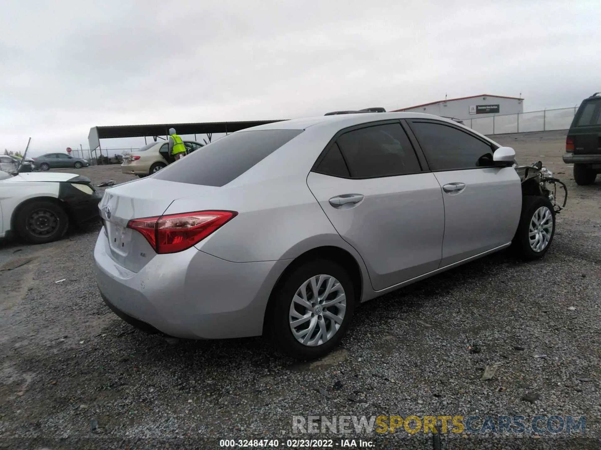 4 Photograph of a damaged car 5YFBURHE4KP928727 TOYOTA COROLLA 2019