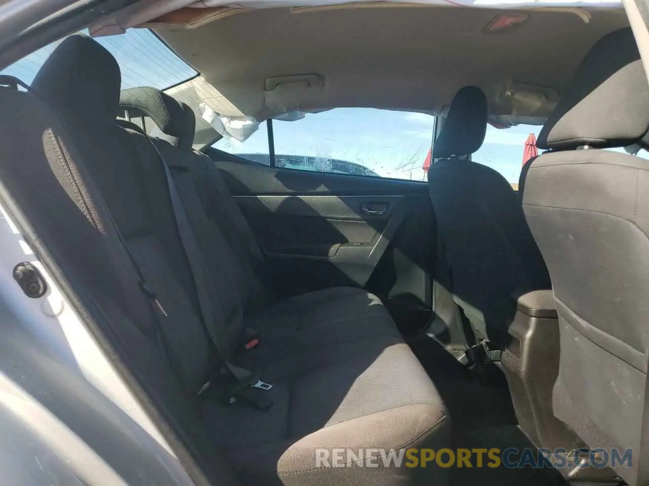 10 Photograph of a damaged car 5YFBURHE4KP941588 TOYOTA COROLLA 2019