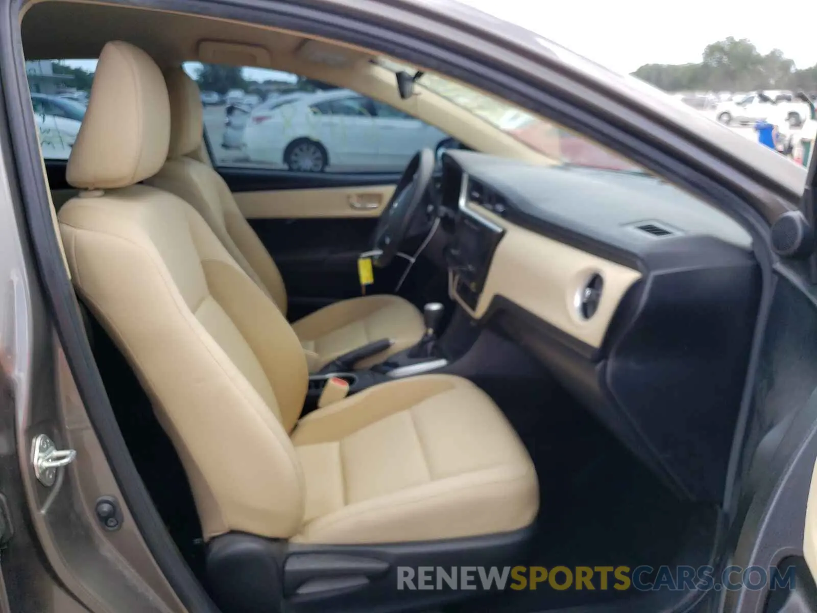 5 Photograph of a damaged car 5YFBURHE4KP945673 TOYOTA COROLLA 2019