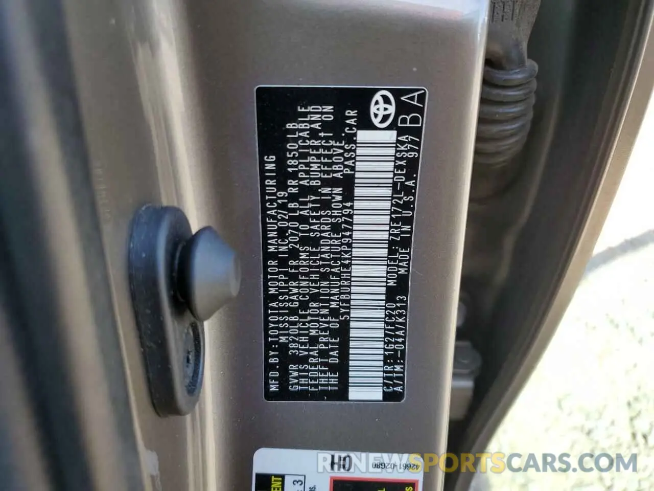 14 Photograph of a damaged car 5YFBURHE4KP947794 TOYOTA COROLLA 2019