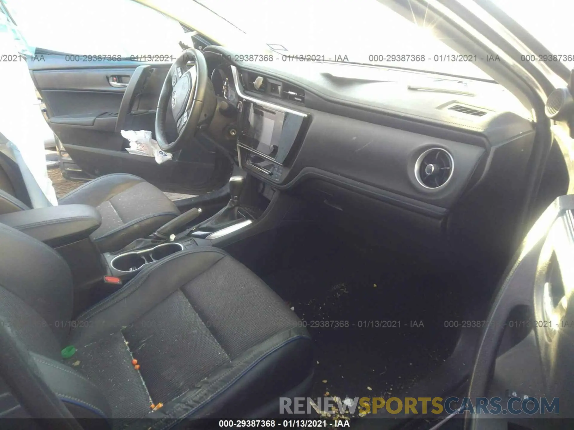 5 Photograph of a damaged car 5YFBURHE4KP949044 TOYOTA COROLLA 2019