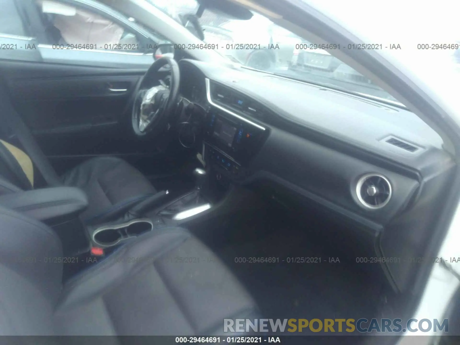 5 Photograph of a damaged car 5YFBURHE4KT925665 TOYOTA COROLLA 2019