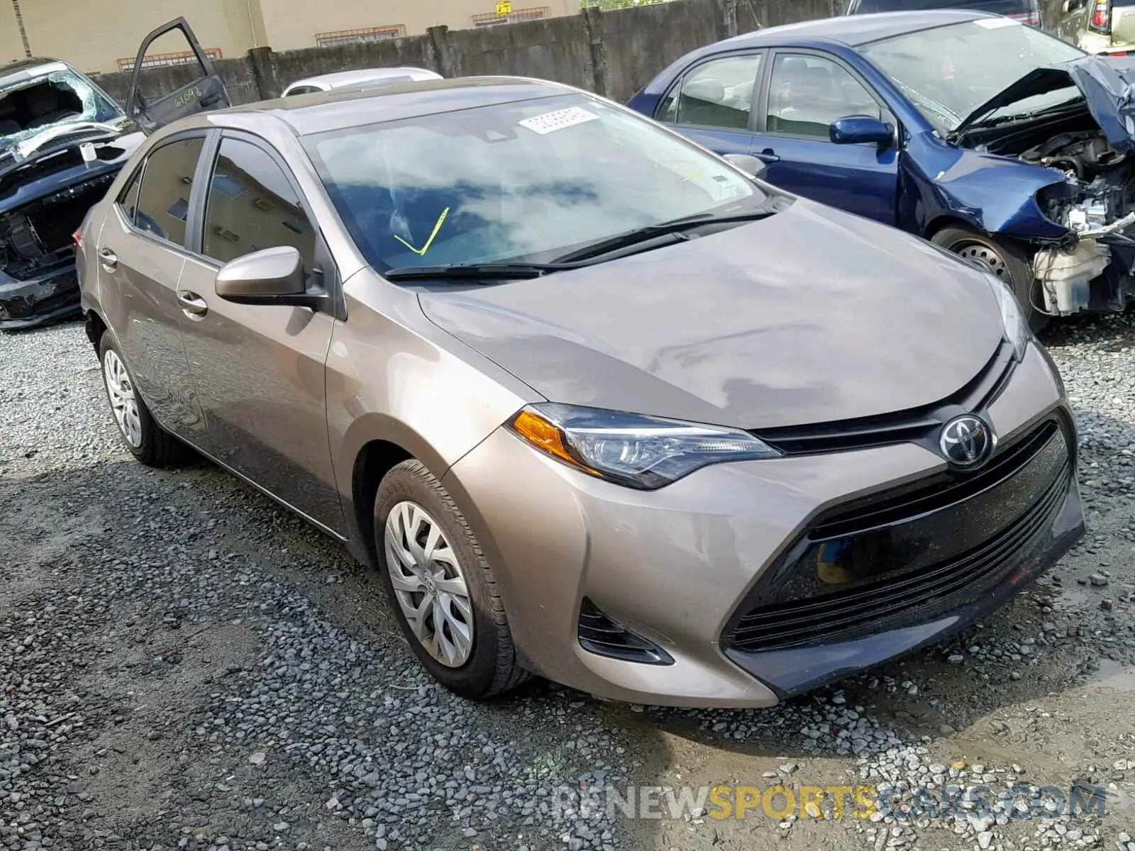 1 Photograph of a damaged car 5YFBURHE5KP860843 TOYOTA COROLLA 2019