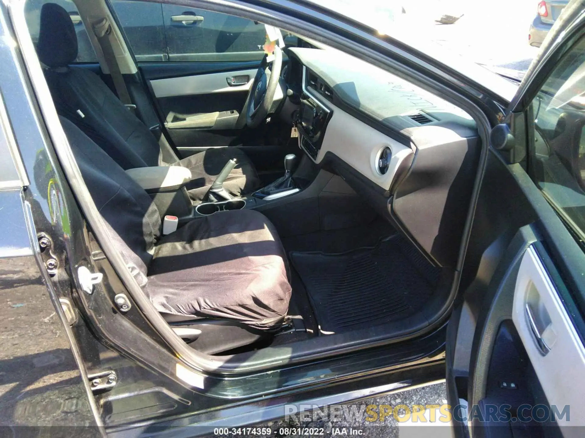 5 Photograph of a damaged car 5YFBURHE5KP862463 TOYOTA COROLLA 2019