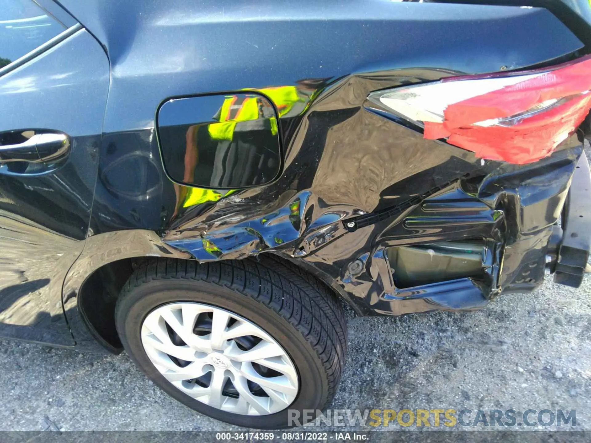 6 Photograph of a damaged car 5YFBURHE5KP862463 TOYOTA COROLLA 2019