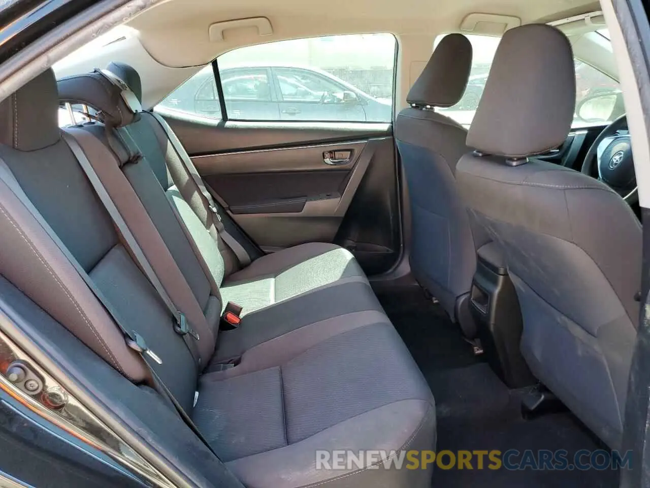 10 Photograph of a damaged car 5YFBURHE5KP865864 TOYOTA COROLLA 2019