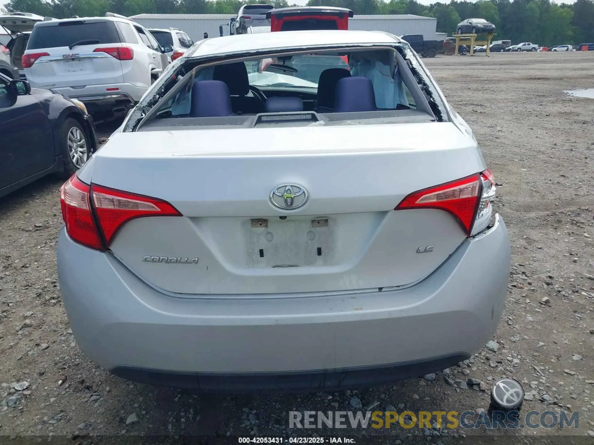 17 Photograph of a damaged car 5YFBURHE5KP872474 TOYOTA COROLLA 2019