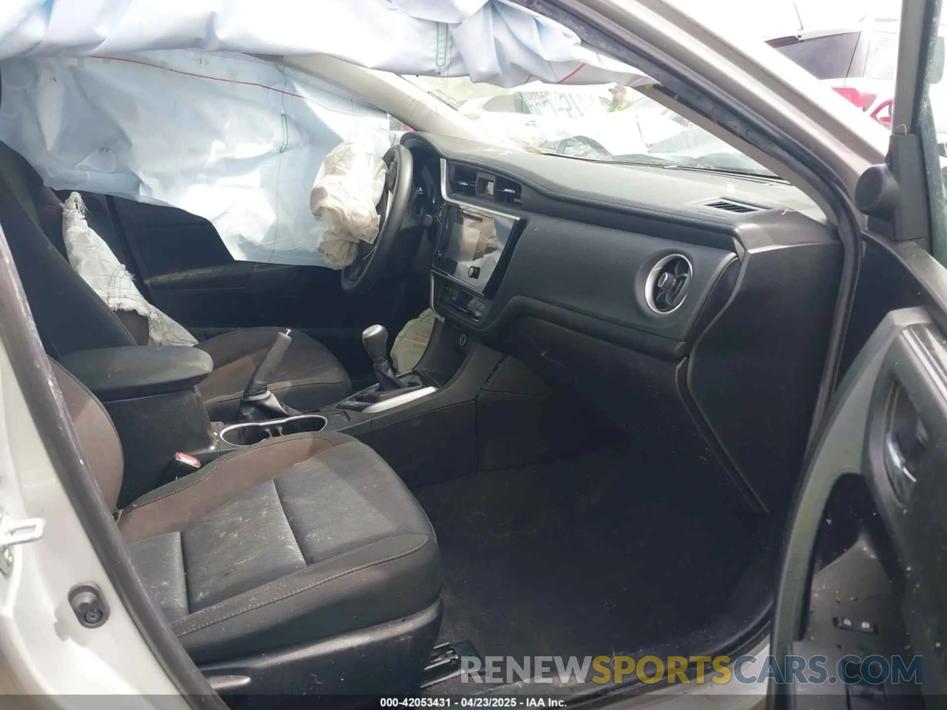 5 Photograph of a damaged car 5YFBURHE5KP872474 TOYOTA COROLLA 2019