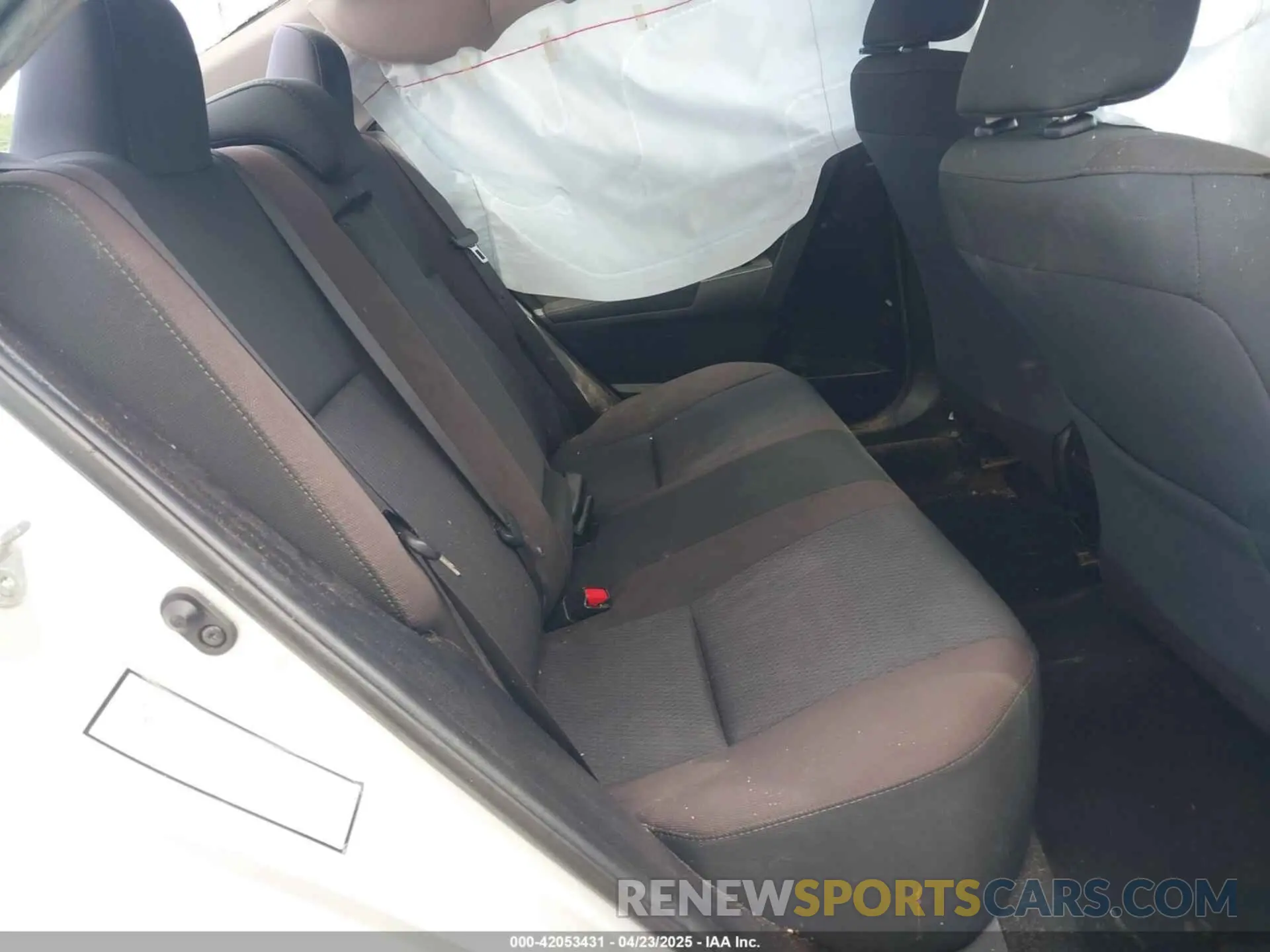 8 Photograph of a damaged car 5YFBURHE5KP872474 TOYOTA COROLLA 2019