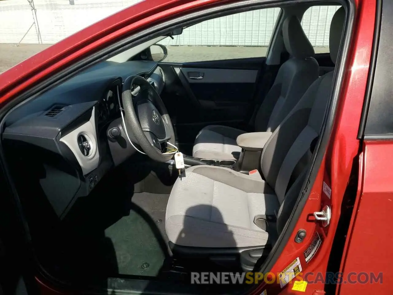 7 Photograph of a damaged car 5YFBURHE5KP872958 TOYOTA COROLLA 2019