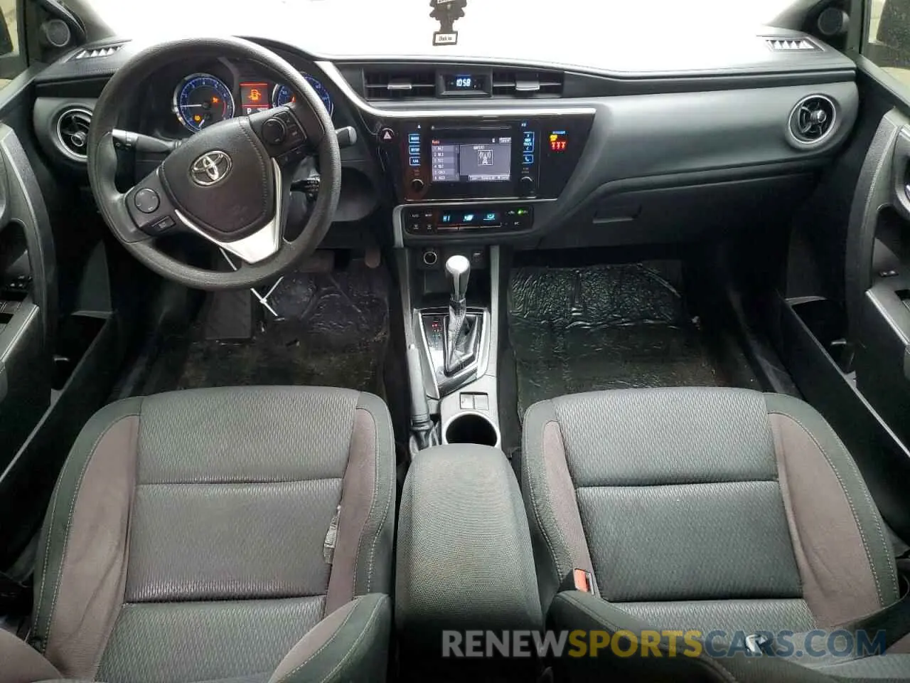 8 Photograph of a damaged car 5YFBURHE5KP875357 TOYOTA COROLLA 2019