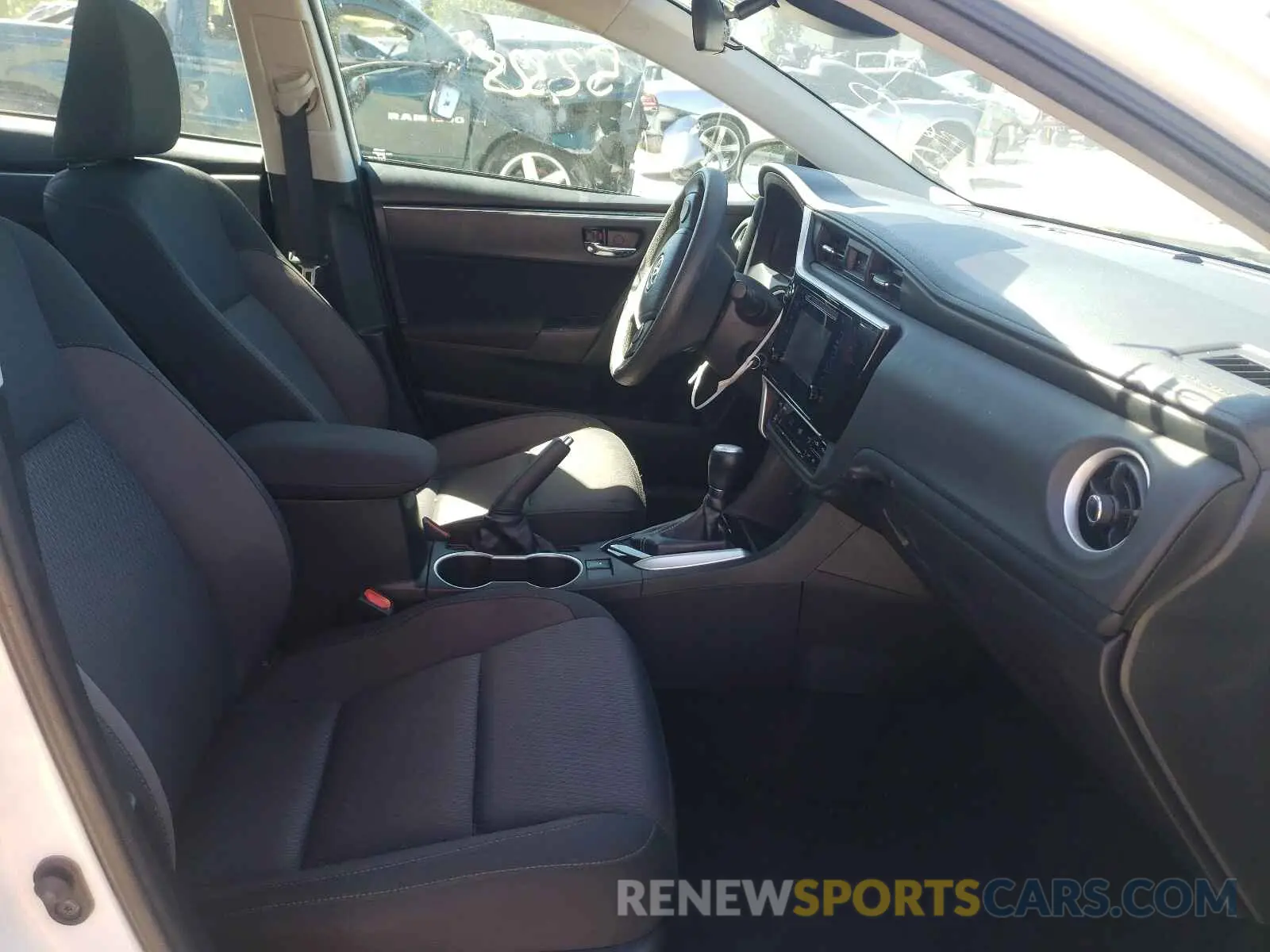 5 Photograph of a damaged car 5YFBURHE5KP877724 TOYOTA COROLLA 2019