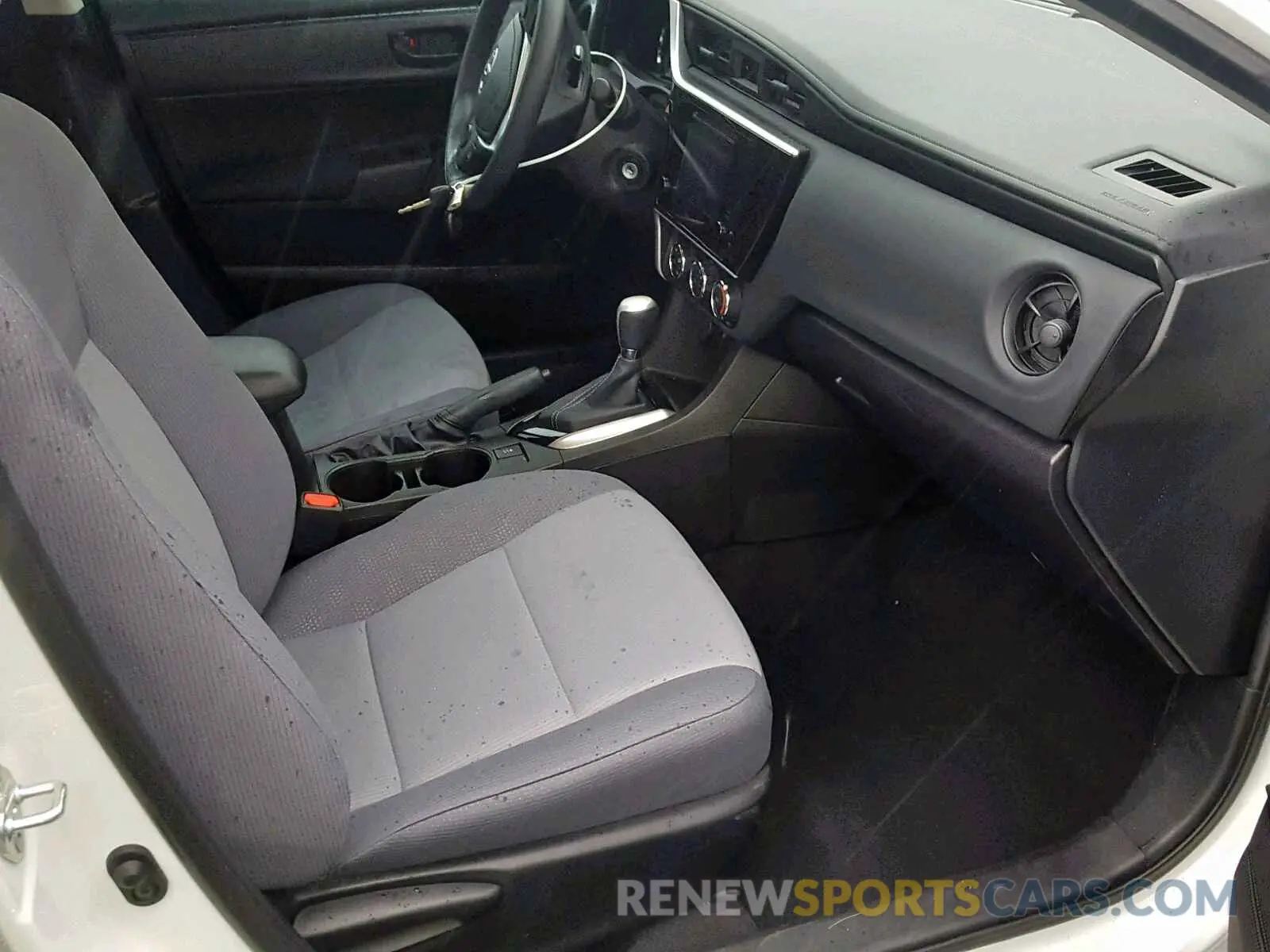 5 Photograph of a damaged car 5YFBURHE5KP878808 TOYOTA COROLLA 2019