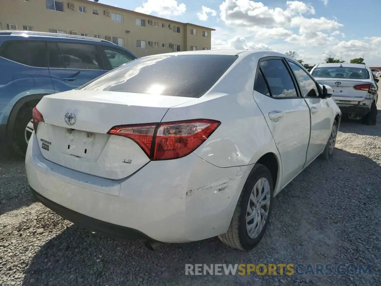4 Фотография поврежденного автомобиля 5YFBURHE5KP879425 TOYOTA COROLLA 2019