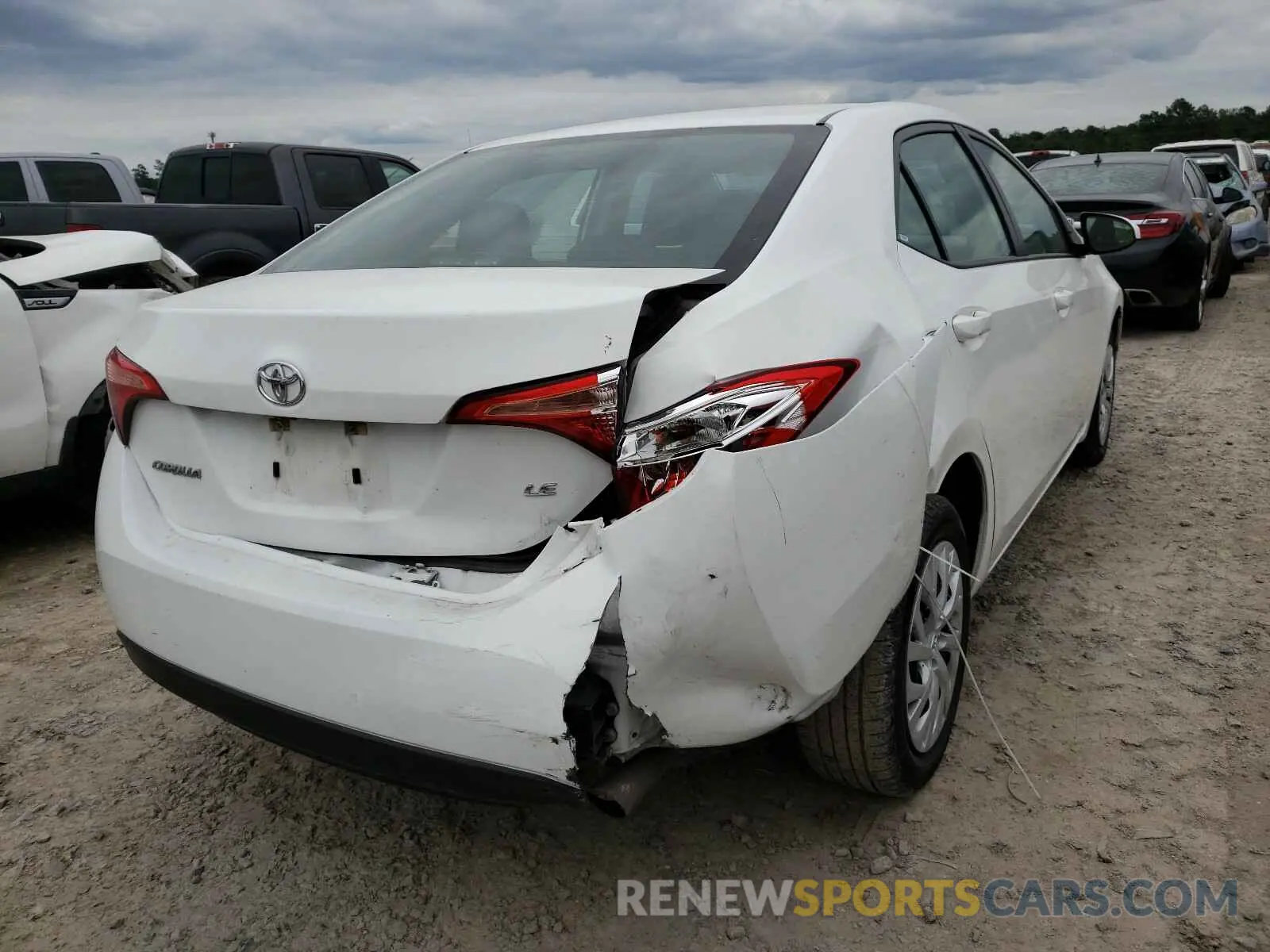 4 Photograph of a damaged car 5YFBURHE5KP898136 TOYOTA COROLLA 2019