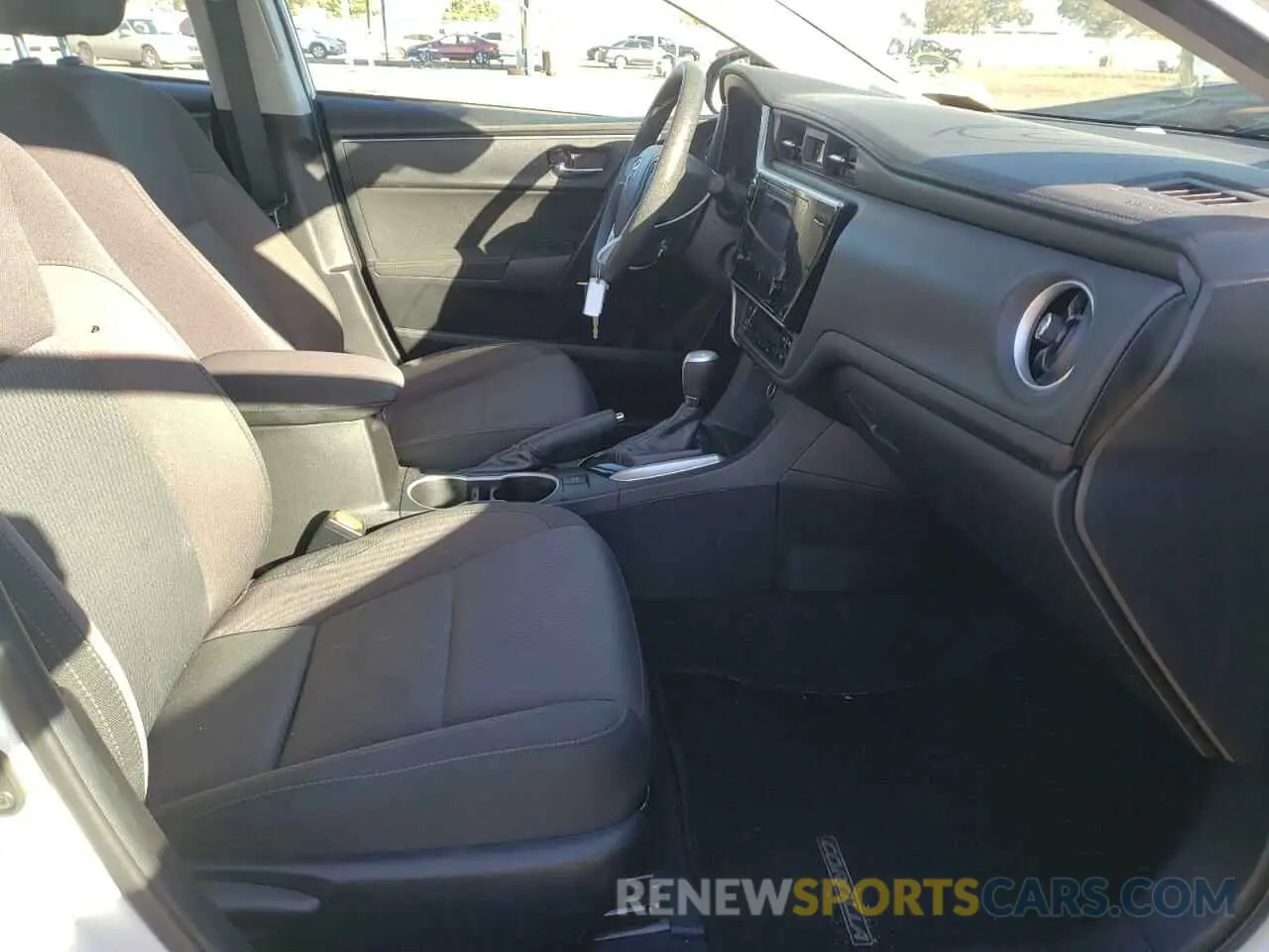 5 Photograph of a damaged car 5YFBURHE5KP898850 TOYOTA COROLLA 2019