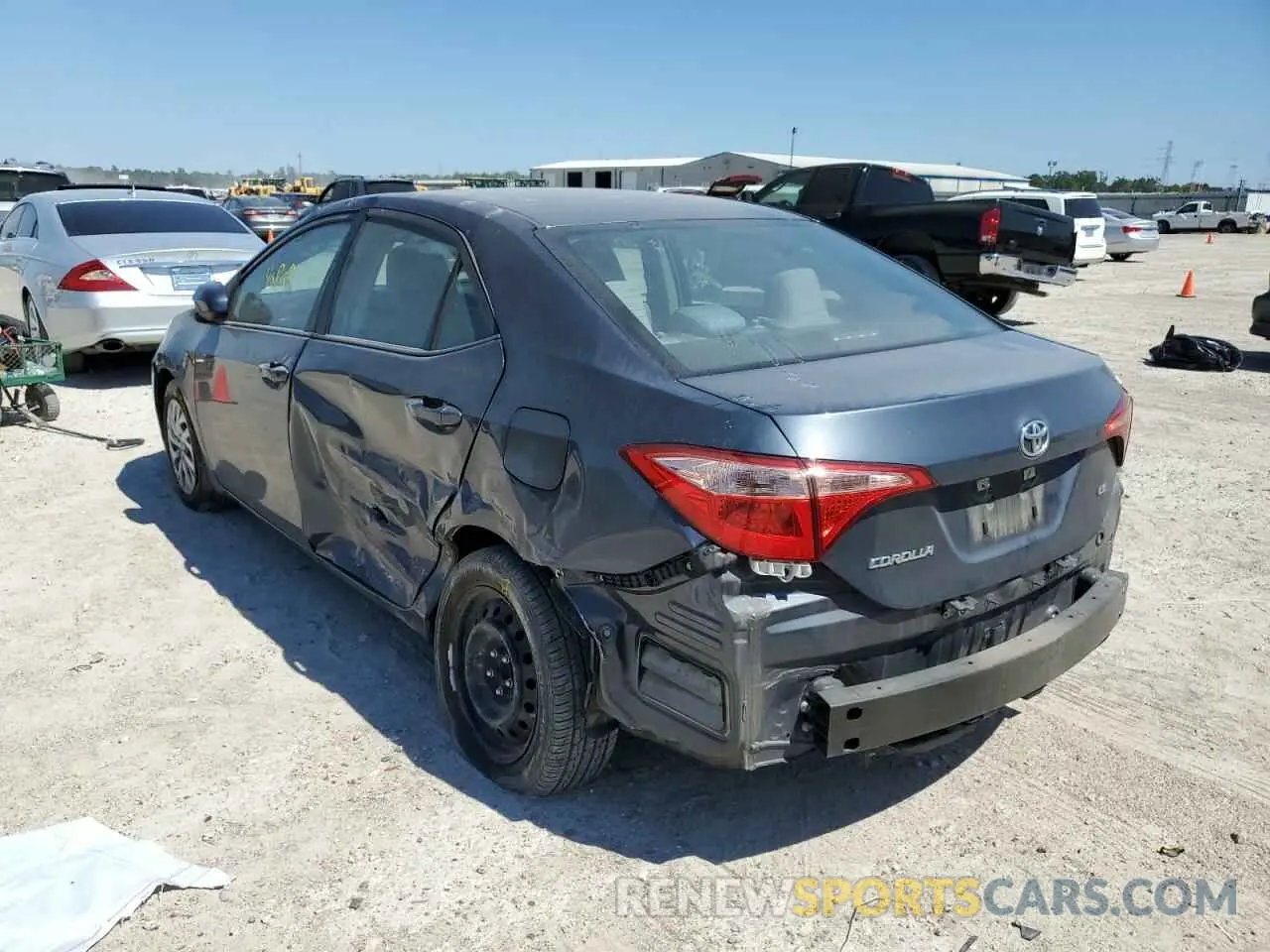 3 Photograph of a damaged car 5YFBURHE5KP905182 TOYOTA COROLLA 2019