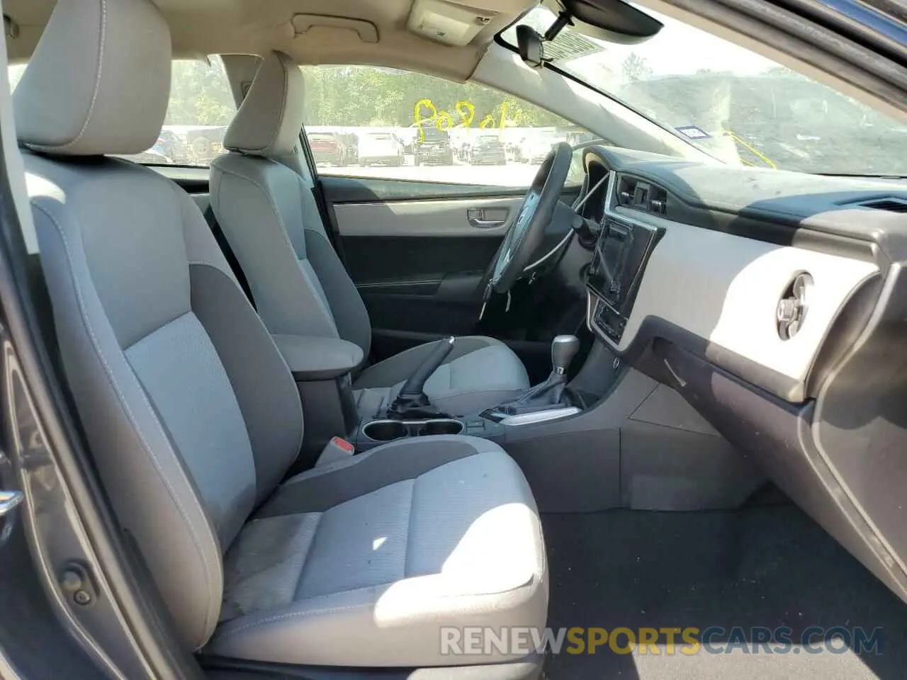 5 Photograph of a damaged car 5YFBURHE5KP905182 TOYOTA COROLLA 2019