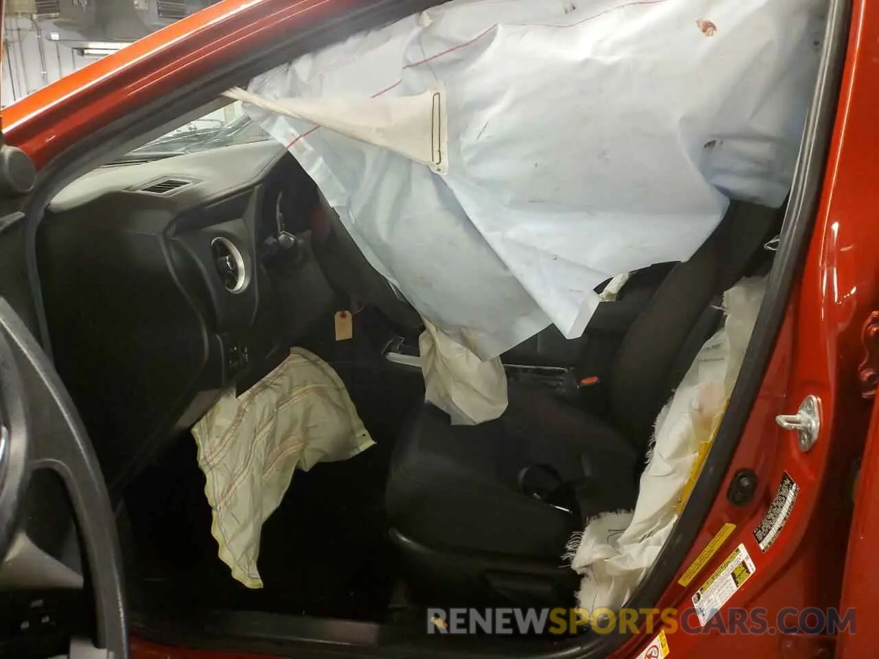 7 Photograph of a damaged car 5YFBURHE5KP906137 TOYOTA COROLLA 2019