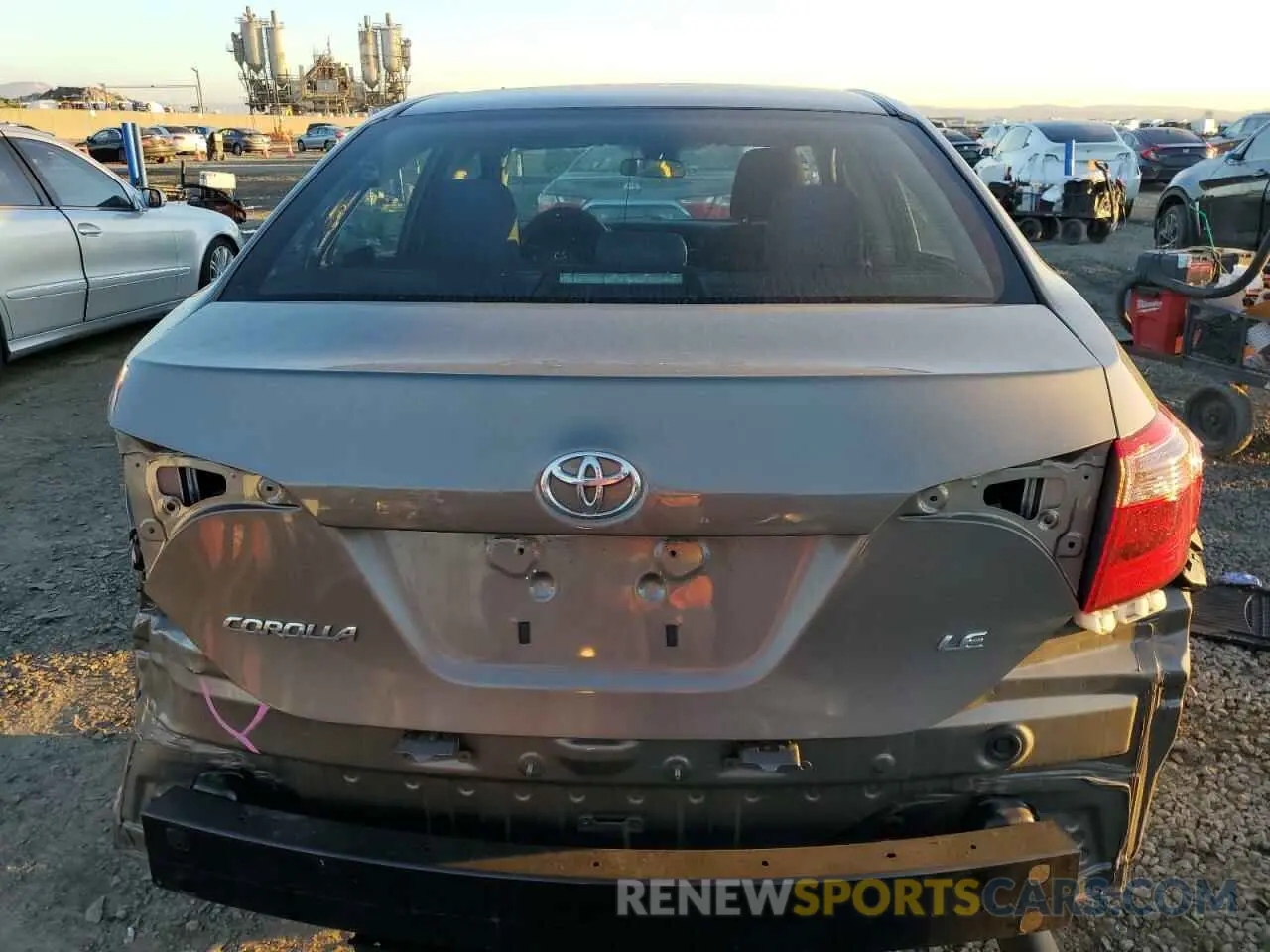 6 Photograph of a damaged car 5YFBURHE5KP906655 TOYOTA COROLLA 2019