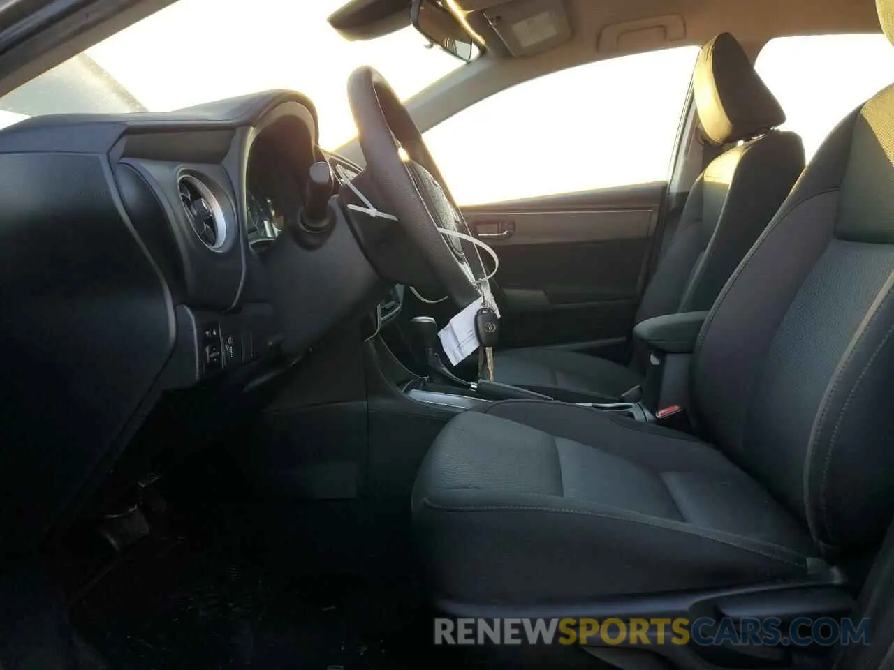7 Photograph of a damaged car 5YFBURHE5KP906655 TOYOTA COROLLA 2019