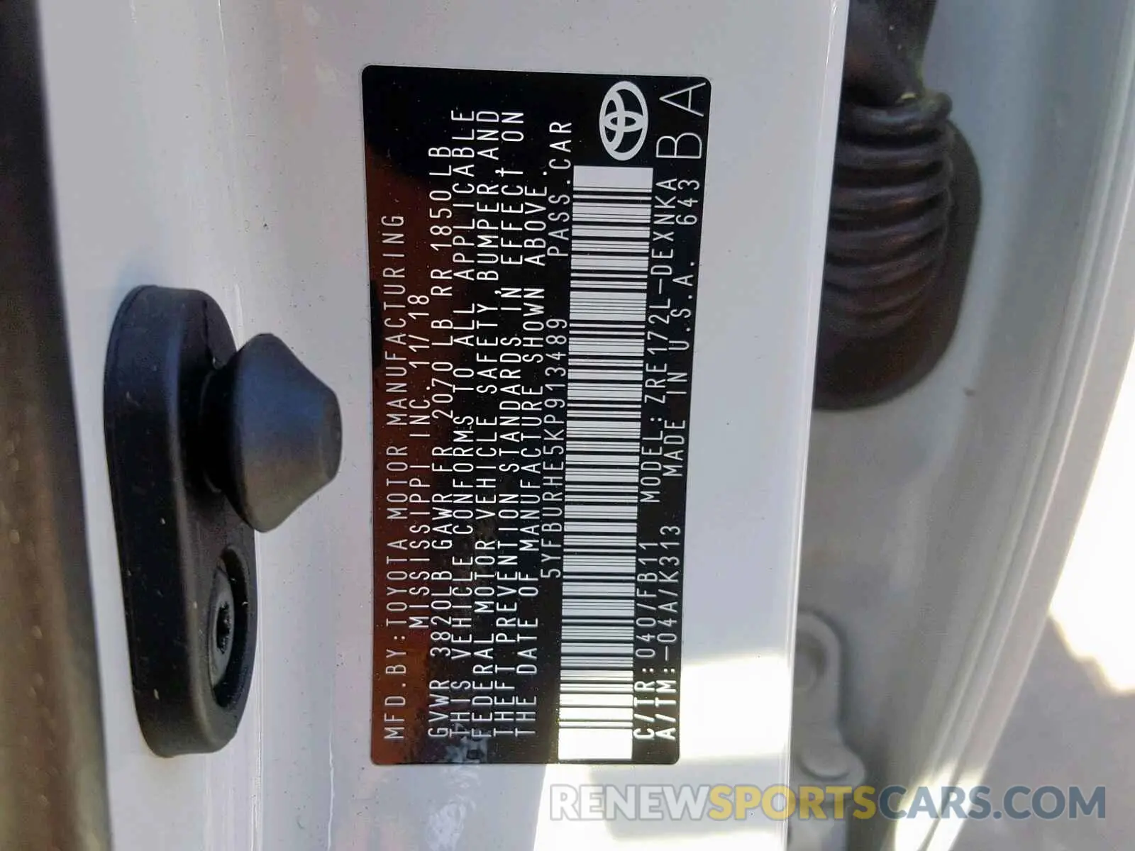 10 Photograph of a damaged car 5YFBURHE5KP913489 TOYOTA COROLLA 2019