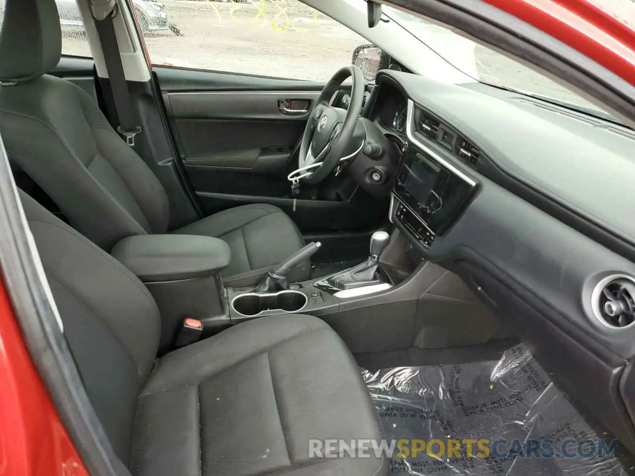 5 Photograph of a damaged car 5YFBURHE5KP917011 TOYOTA COROLLA 2019