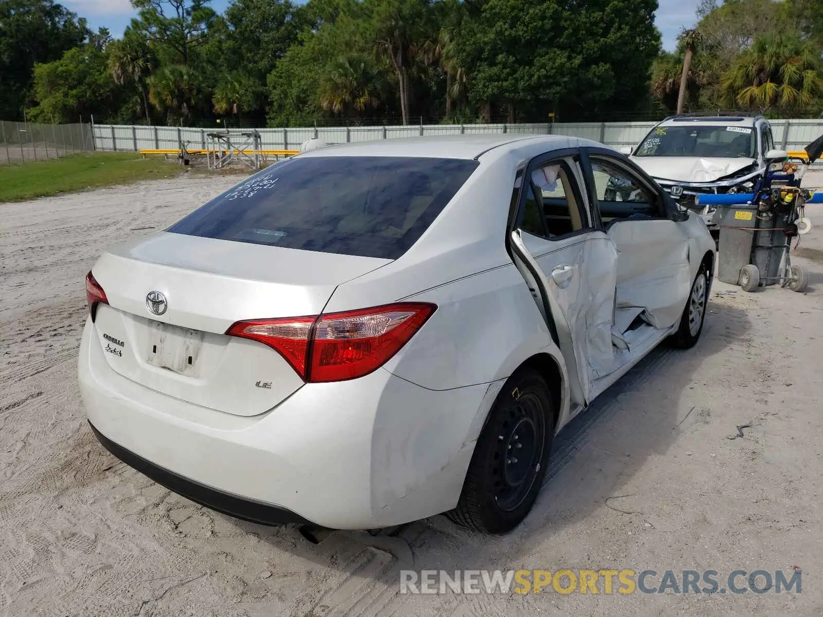 4 Photograph of a damaged car 5YFBURHE5KP918059 TOYOTA COROLLA 2019