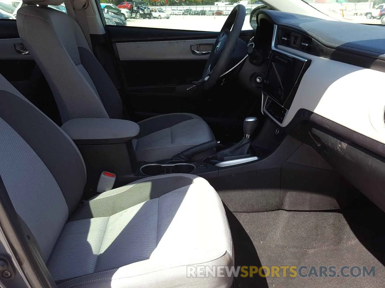 5 Photograph of a damaged car 5YFBURHE5KP926890 TOYOTA COROLLA 2019