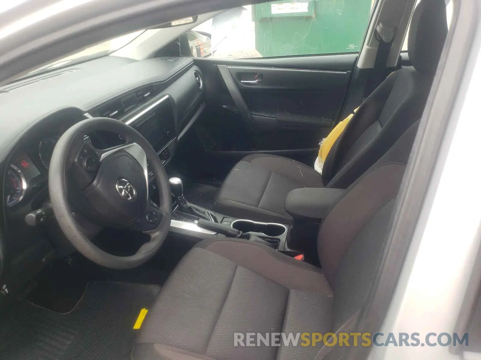 5 Photograph of a damaged car 5YFBURHE5KP938859 TOYOTA COROLLA 2019