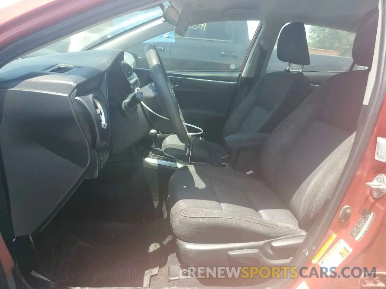 7 Photograph of a damaged car 5YFBURHE5KP940644 TOYOTA COROLLA 2019