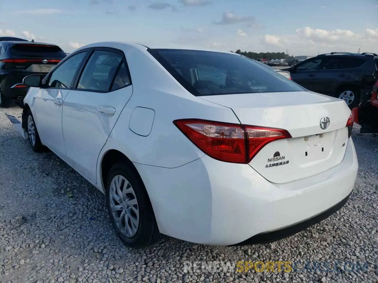 3 Фотография поврежденного автомобиля 5YFBURHE5KP941129 TOYOTA COROLLA 2019