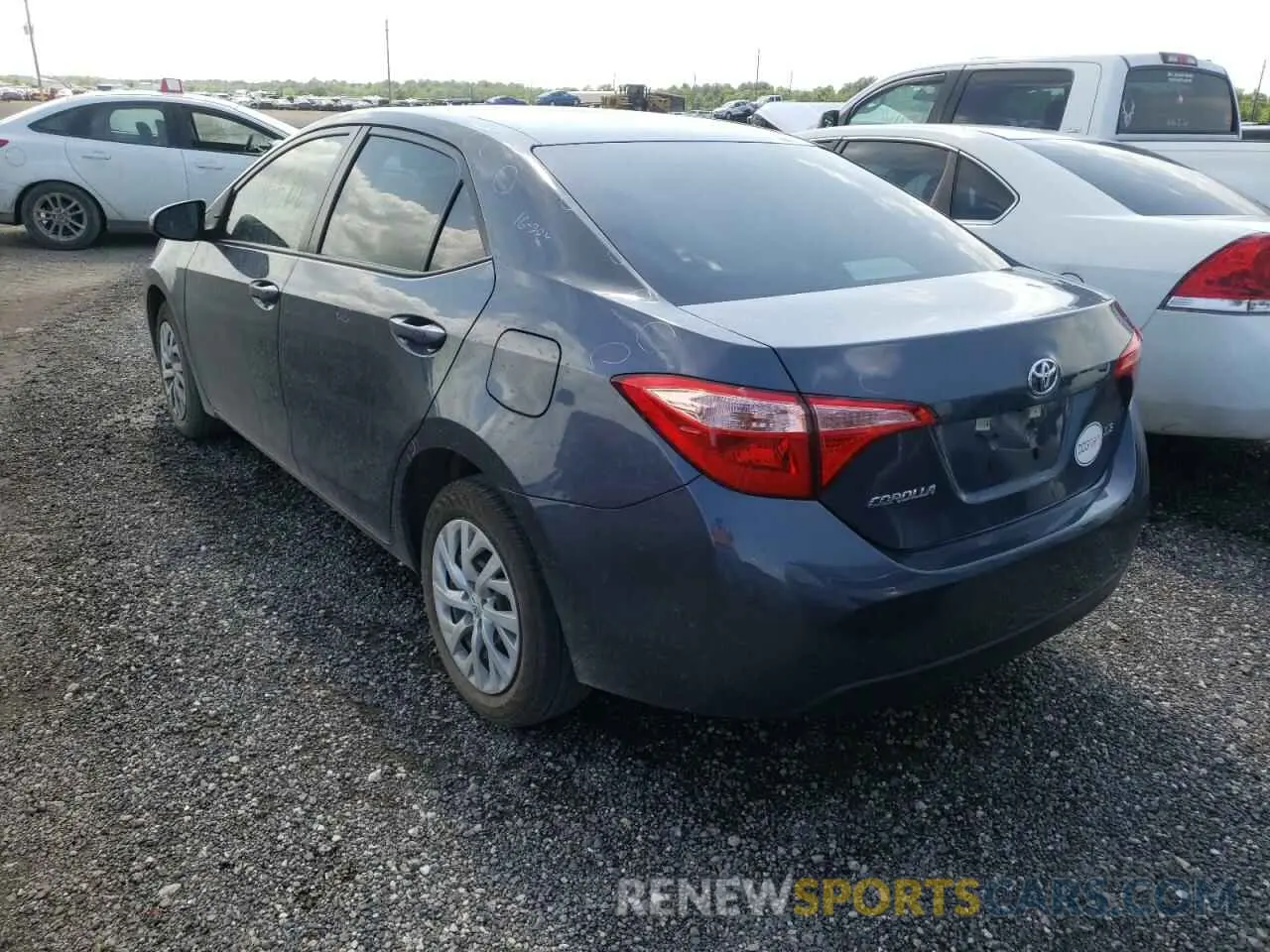 3 Photograph of a damaged car 5YFBURHE5KP943298 TOYOTA COROLLA 2019
