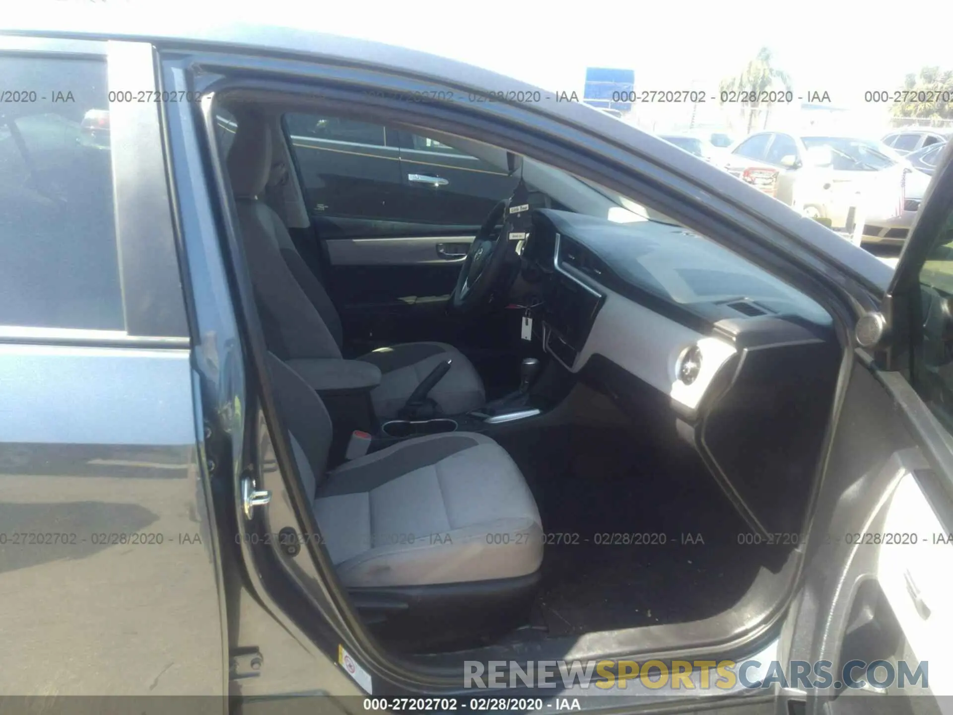 5 Photograph of a damaged car 5YFBURHE5KP945746 TOYOTA COROLLA 2019