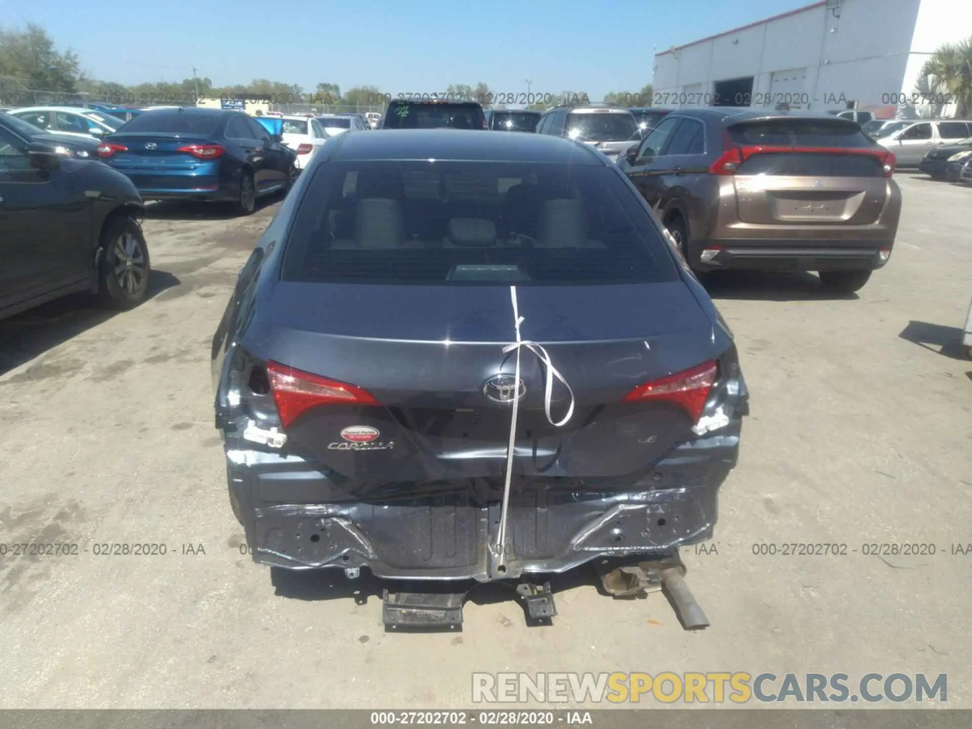8 Photograph of a damaged car 5YFBURHE5KP945746 TOYOTA COROLLA 2019