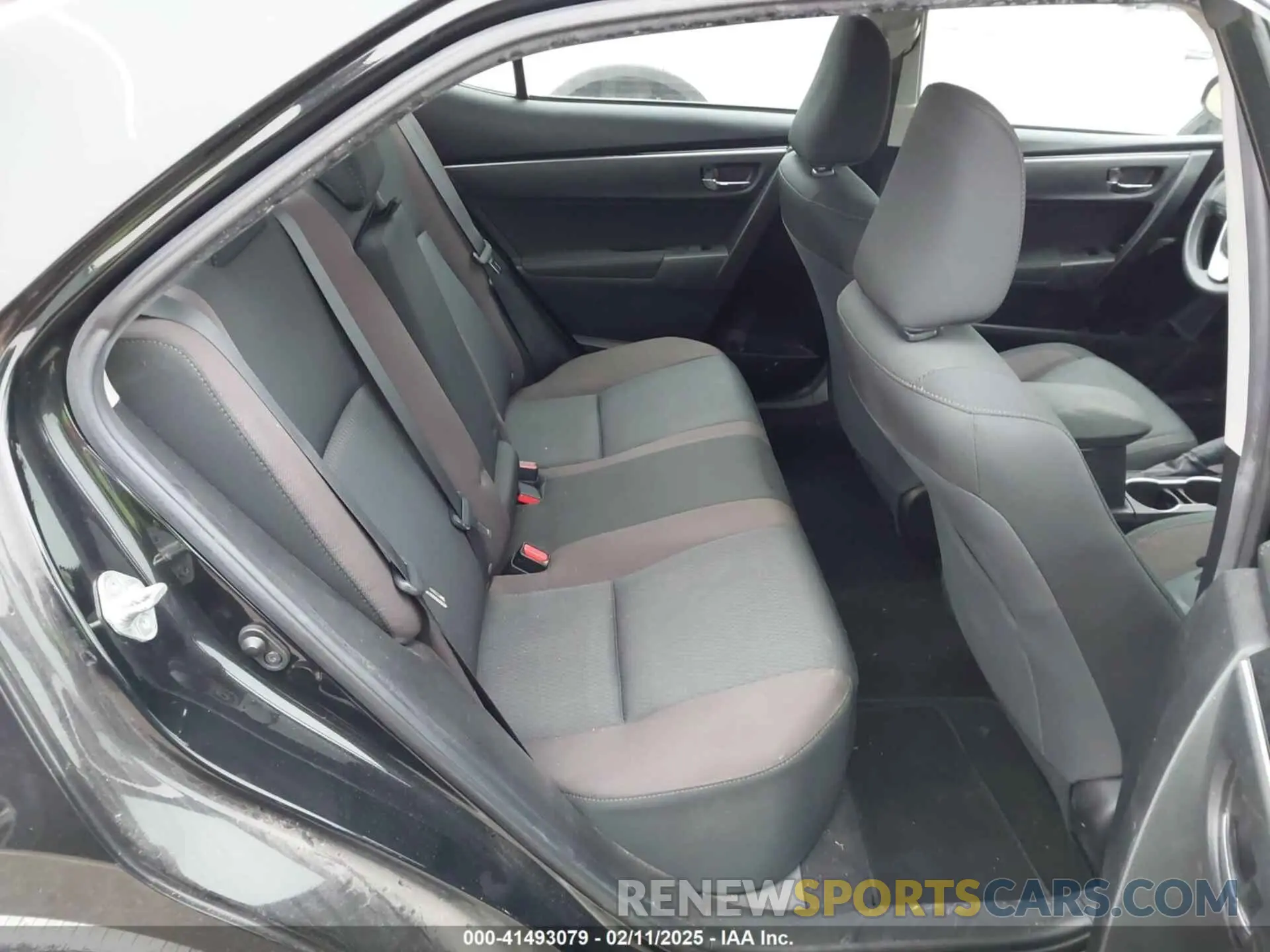 8 Photograph of a damaged car 5YFBURHE5KP945925 TOYOTA COROLLA 2019