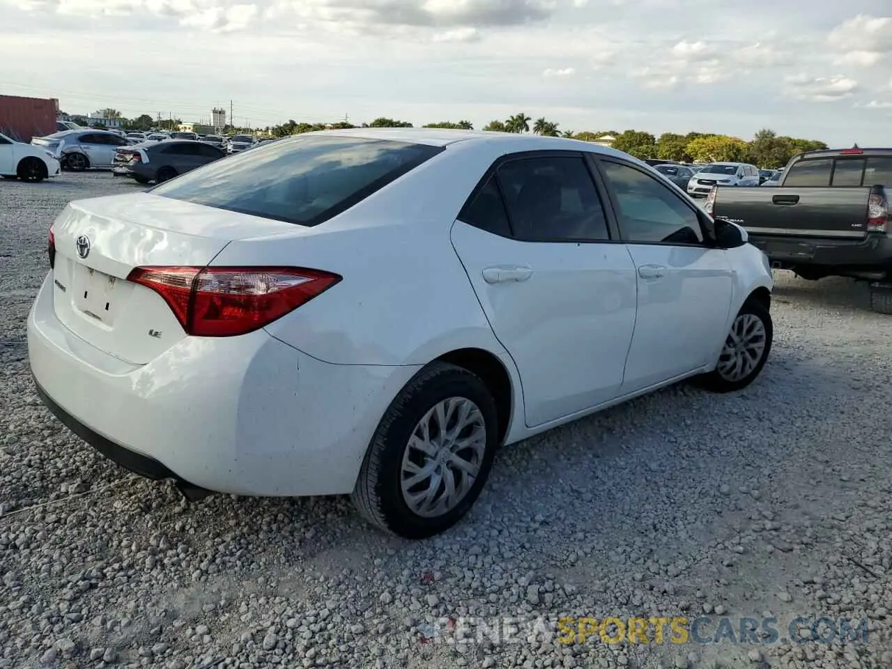 3 Фотография поврежденного автомобиля 5YFBURHE5KP947366 TOYOTA COROLLA 2019