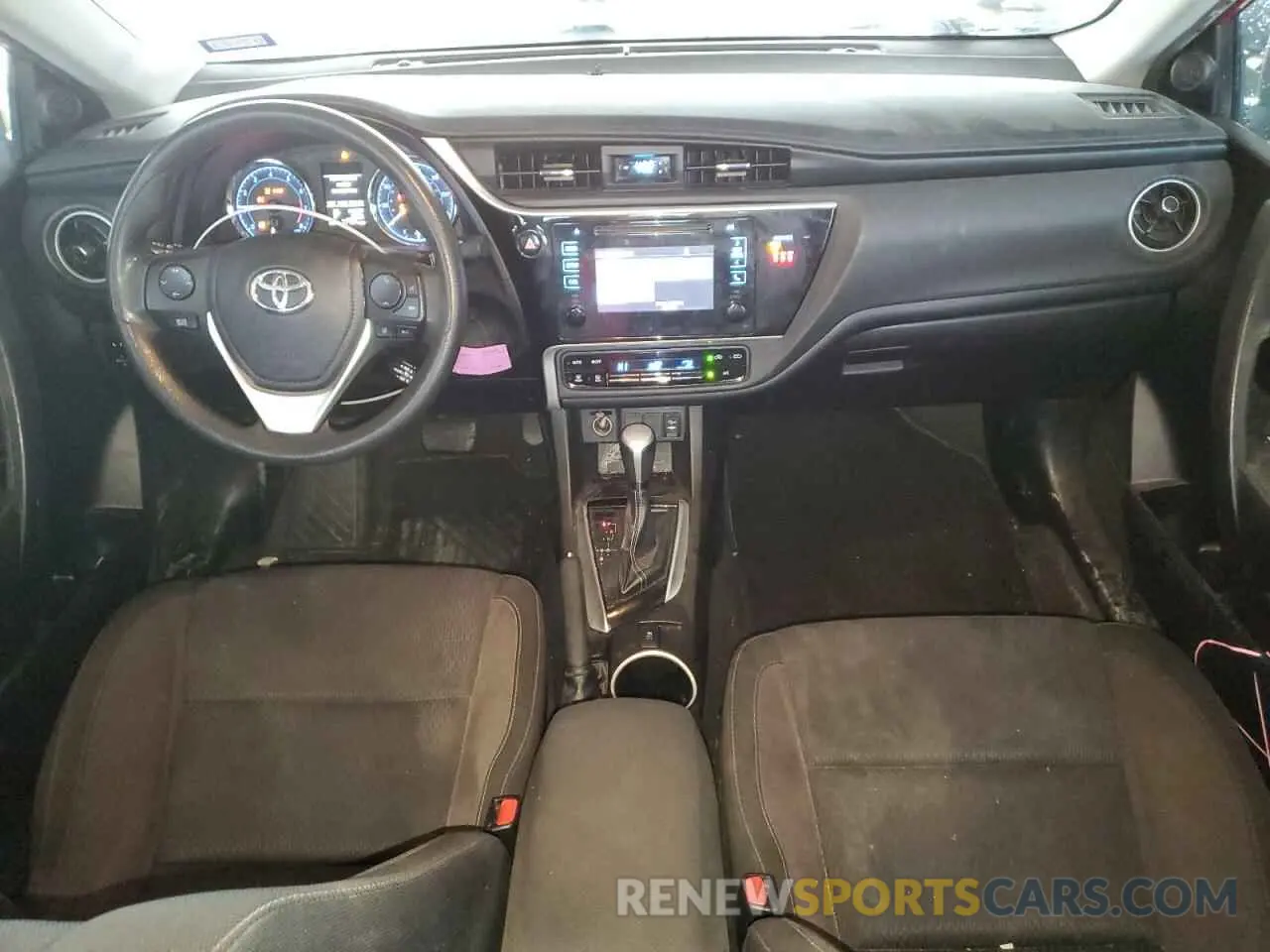 8 Photograph of a damaged car 5YFBURHE6KP860642 TOYOTA COROLLA 2019