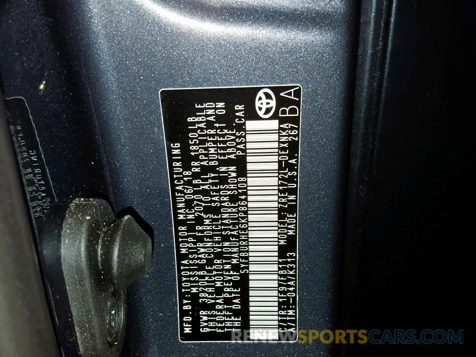 10 Photograph of a damaged car 5YFBURHE6KP864108 TOYOTA COROLLA 2019