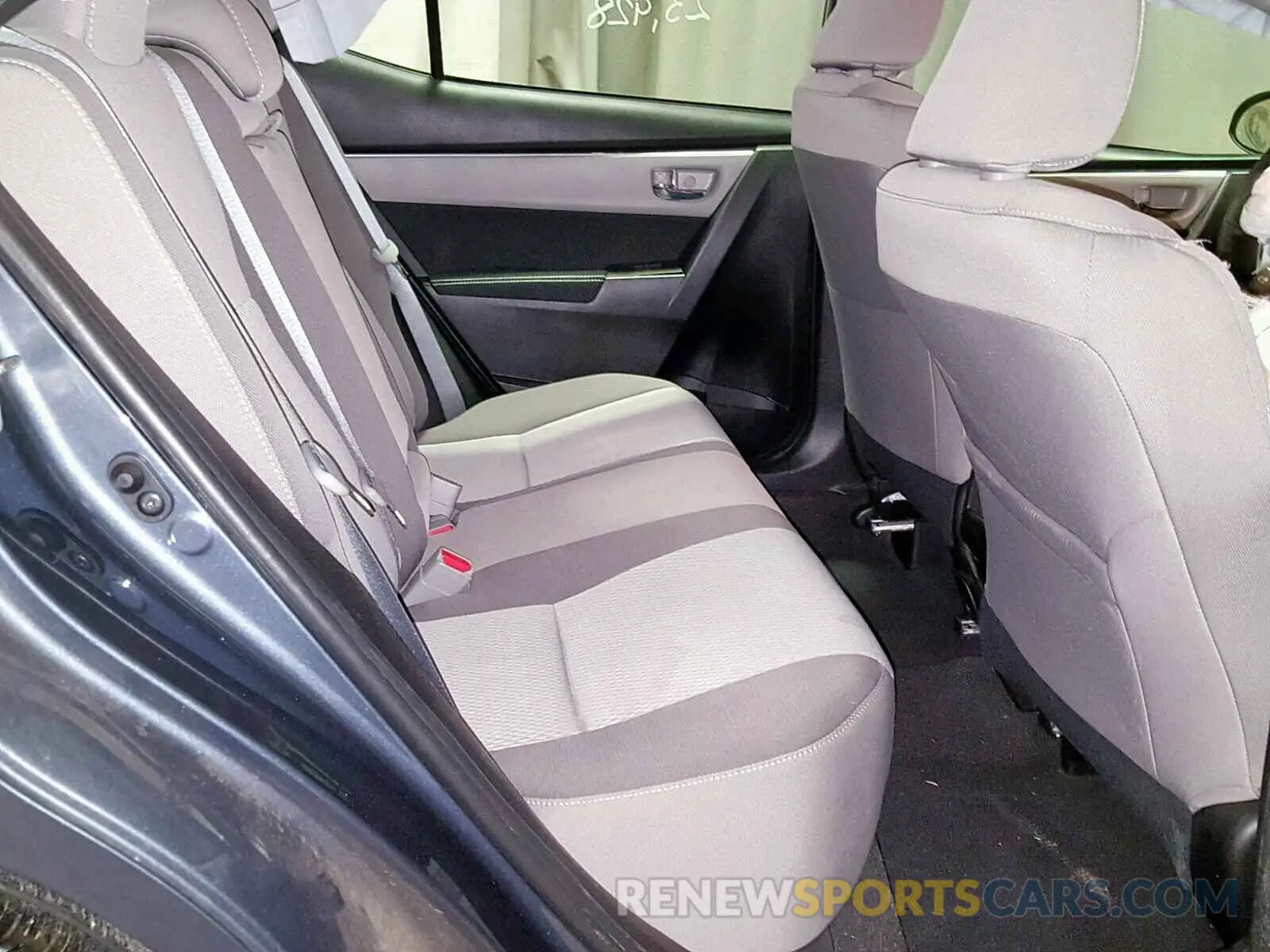 6 Photograph of a damaged car 5YFBURHE6KP864108 TOYOTA COROLLA 2019