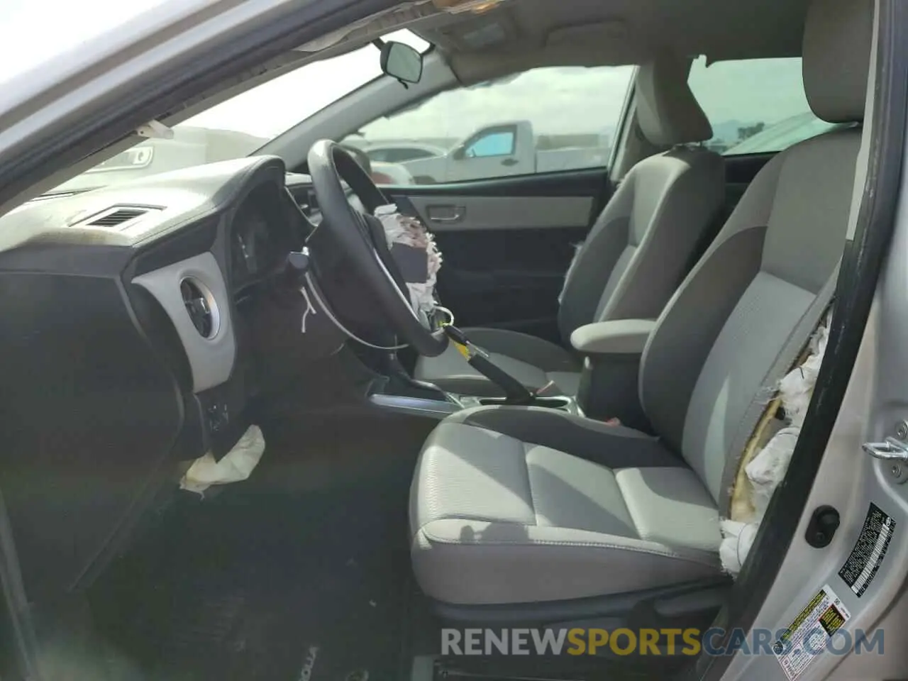 7 Photograph of a damaged car 5YFBURHE6KP866604 TOYOTA COROLLA 2019