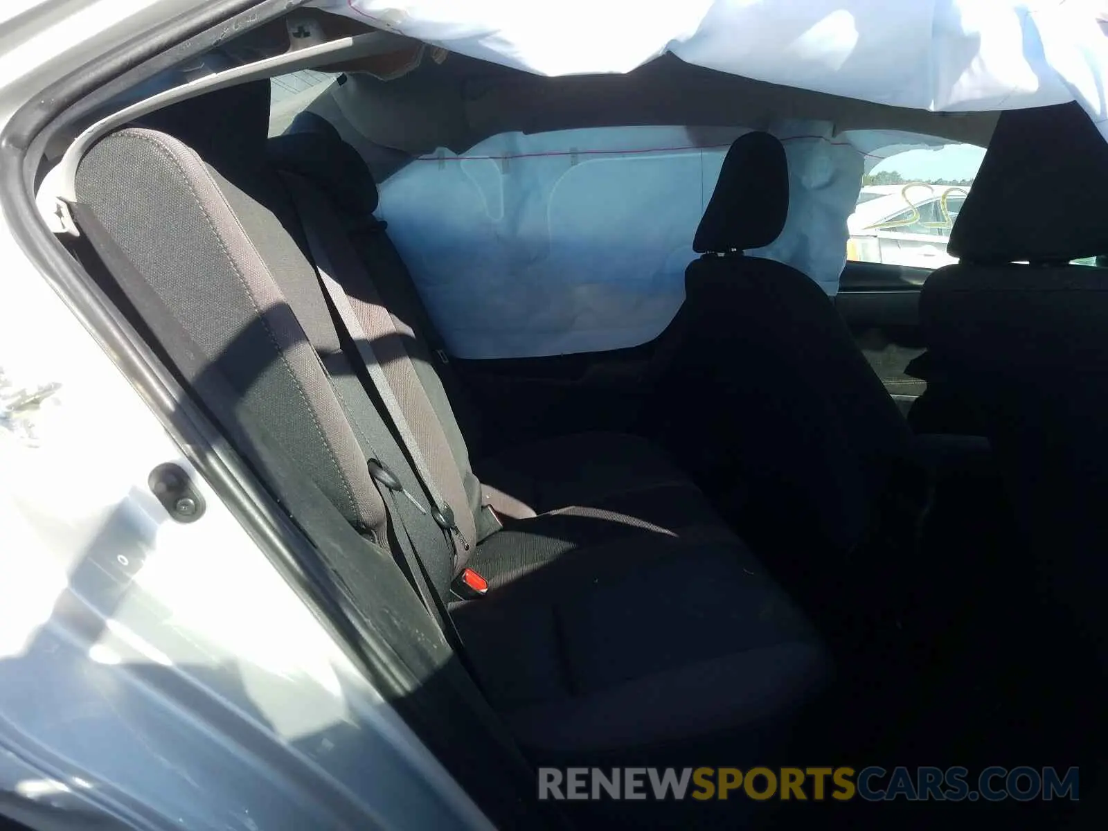 6 Photograph of a damaged car 5YFBURHE6KP866778 TOYOTA COROLLA 2019