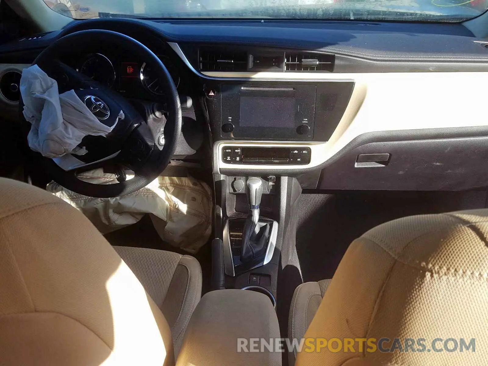 9 Photograph of a damaged car 5YFBURHE6KP869177 TOYOTA COROLLA 2019