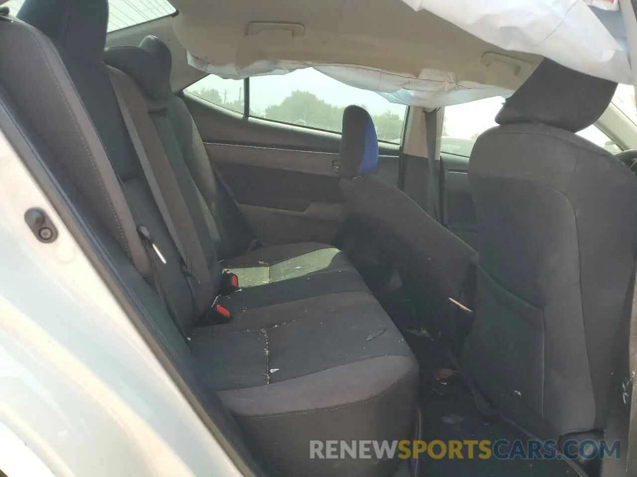 10 Photograph of a damaged car 5YFBURHE6KP872662 TOYOTA COROLLA 2019
