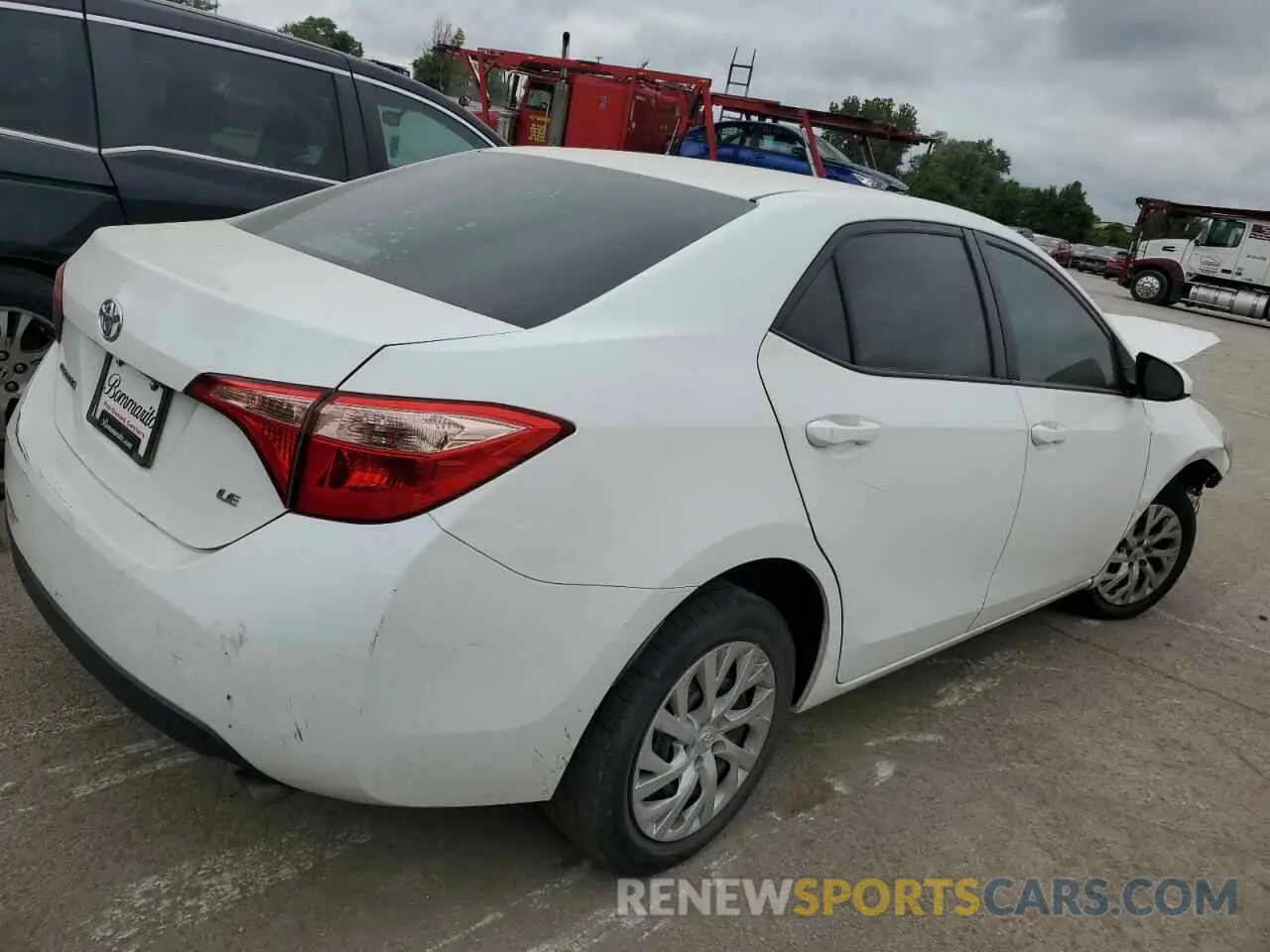 3 Photograph of a damaged car 5YFBURHE6KP872662 TOYOTA COROLLA 2019