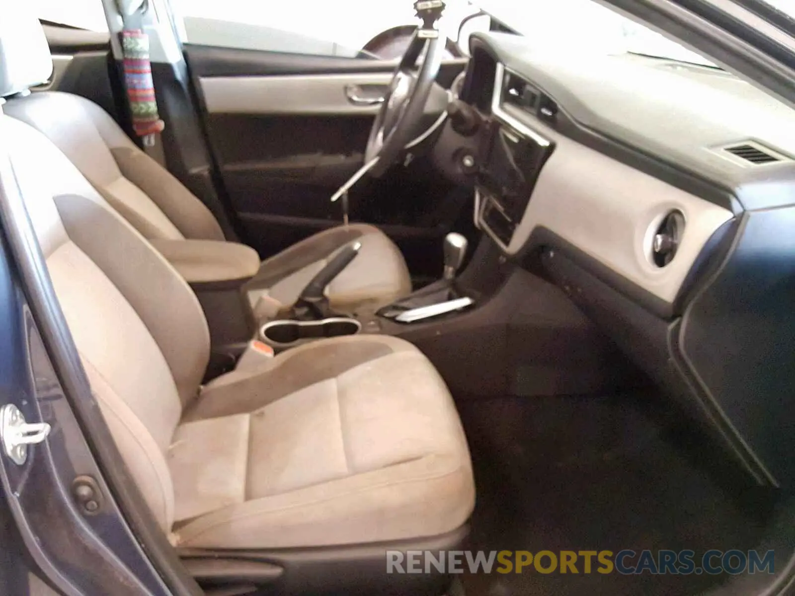 5 Photograph of a damaged car 5YFBURHE6KP878140 TOYOTA COROLLA 2019