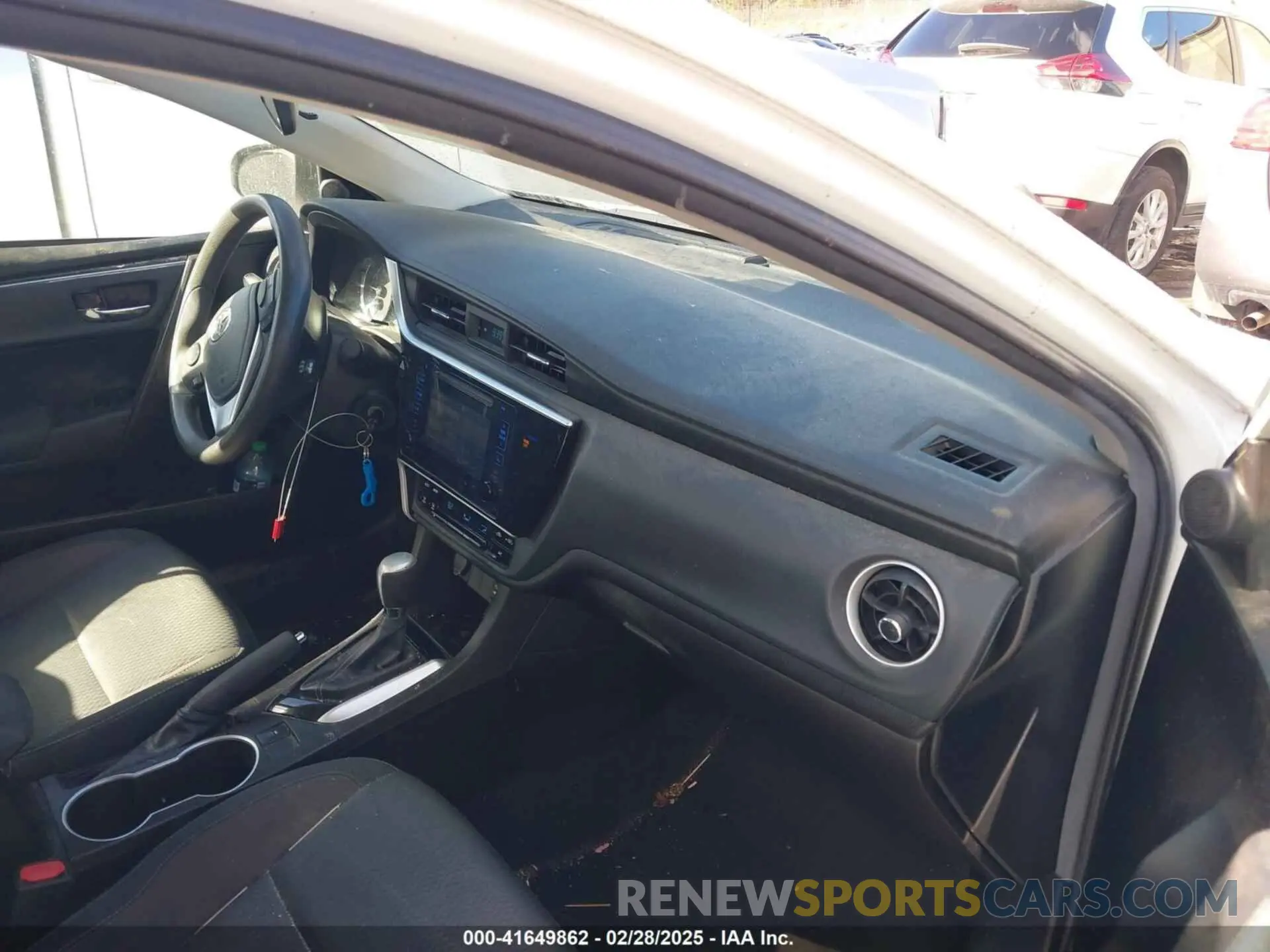 5 Photograph of a damaged car 5YFBURHE6KP894922 TOYOTA COROLLA 2019